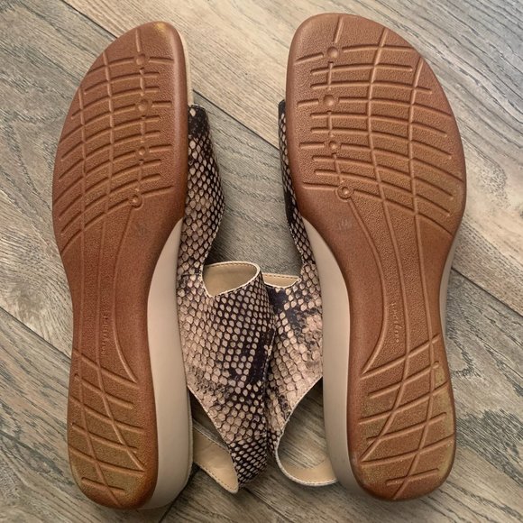 EASY SPIRIT HARTWELL WOMEN'S SNAKESKIN PRINT WEDGE SANDALS 11M-NICE!‎ - Picture 8 of 9